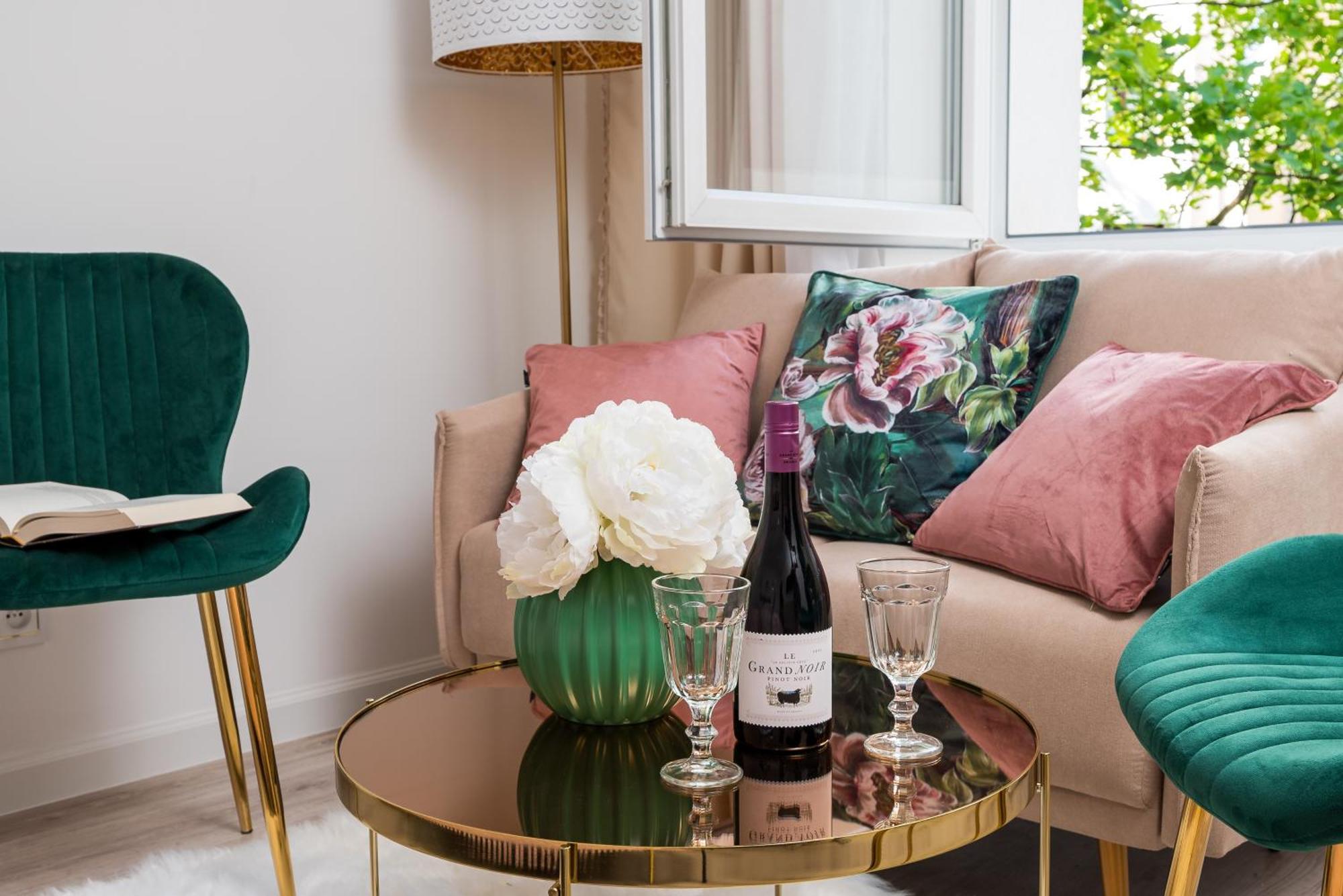 Lovely Downtown At Lively Hoza Street, Discover On Foot Apartament Warszawa